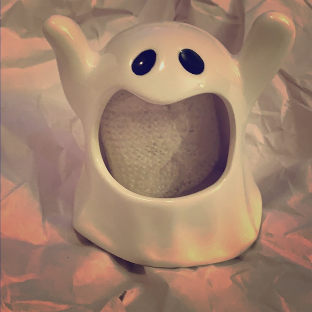 Ceramic ghost soap dish with scrub NWT
